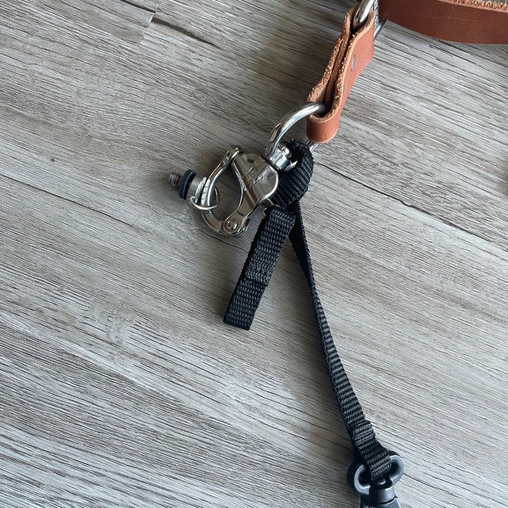 HoldFast Gear MoneyMaker Solo - Leather Camera Strap - Photography Harness - Picture 7 of 9